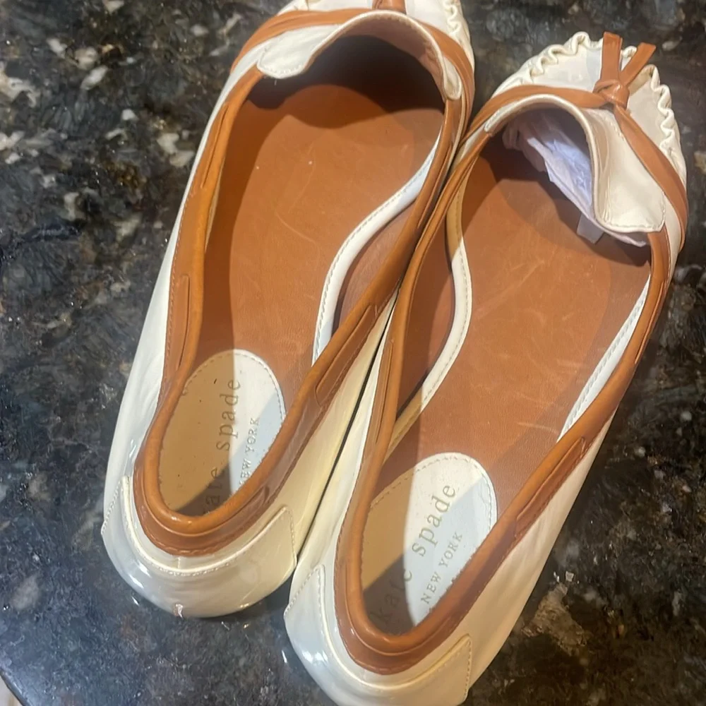 Kate Spade two tone leather Loafers! Women’s 7.5